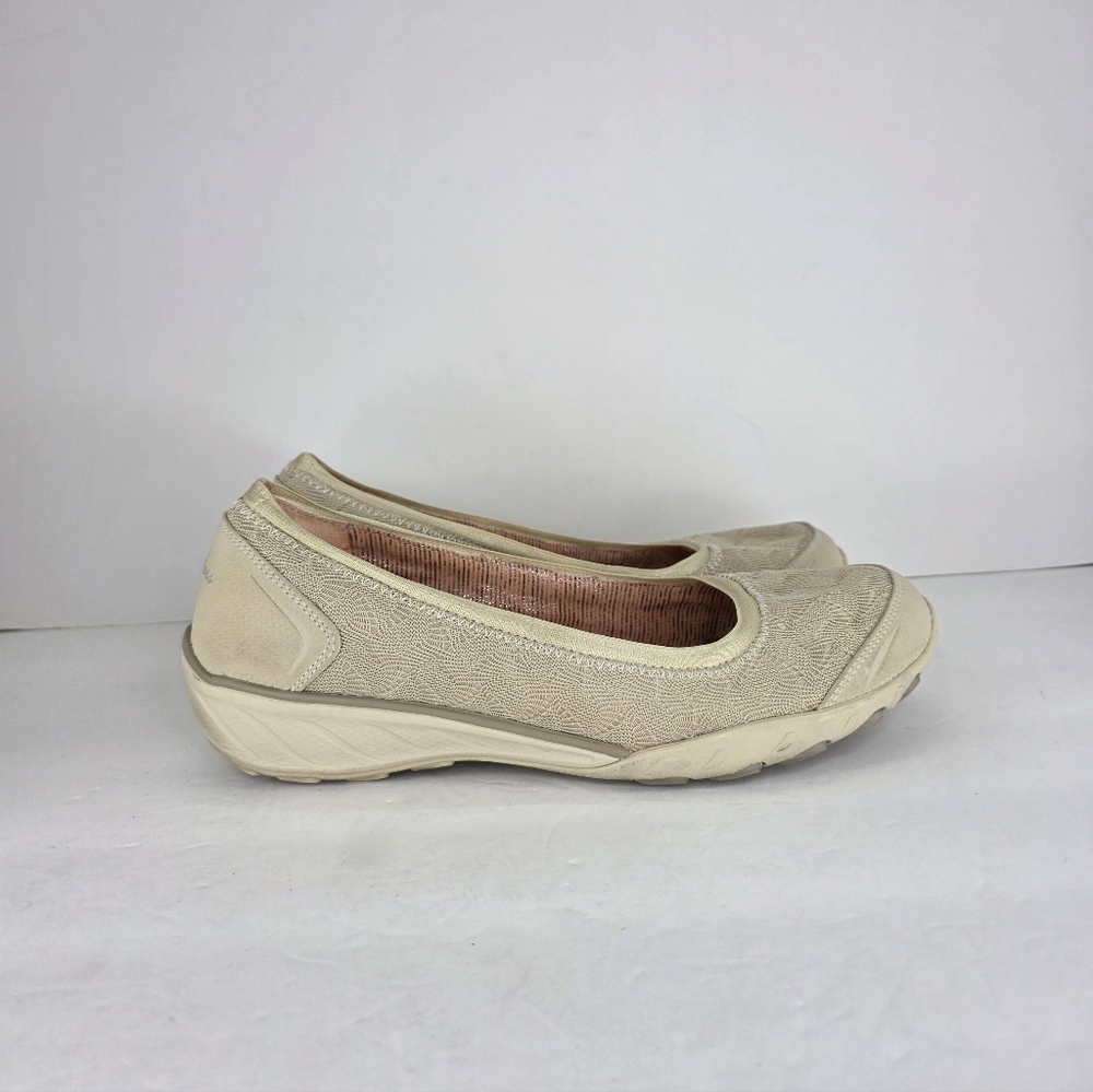 Skechers Relaxed Fit Savvy Women’s Beige Loafer Slip On Comfort Wedge  Size 9 - Picture 7 of 14